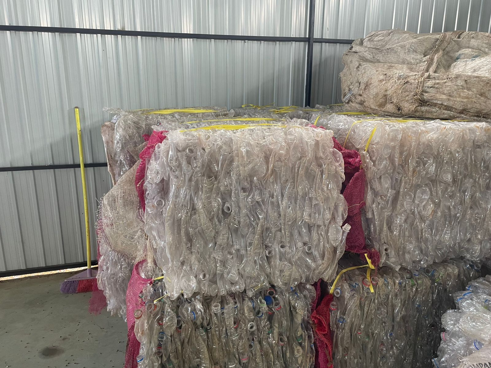 GREENMAX Belownica do butelek PET