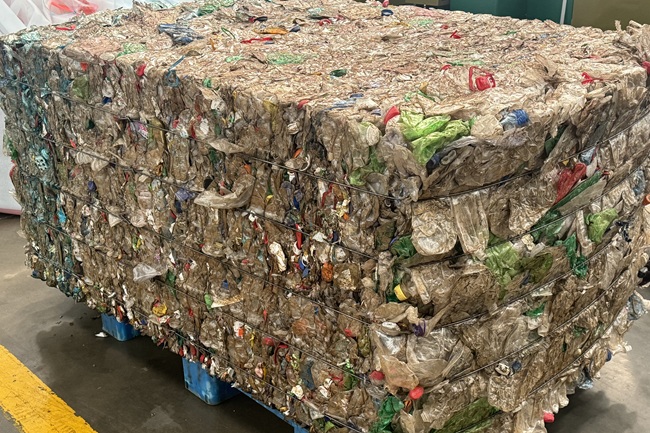 Belownica do butelek PET